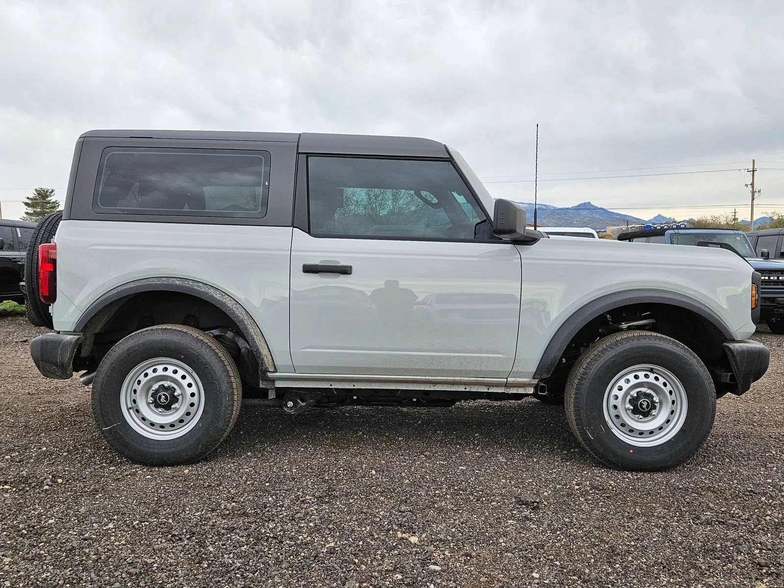 New 2026 Avalanche Ford Base image 4