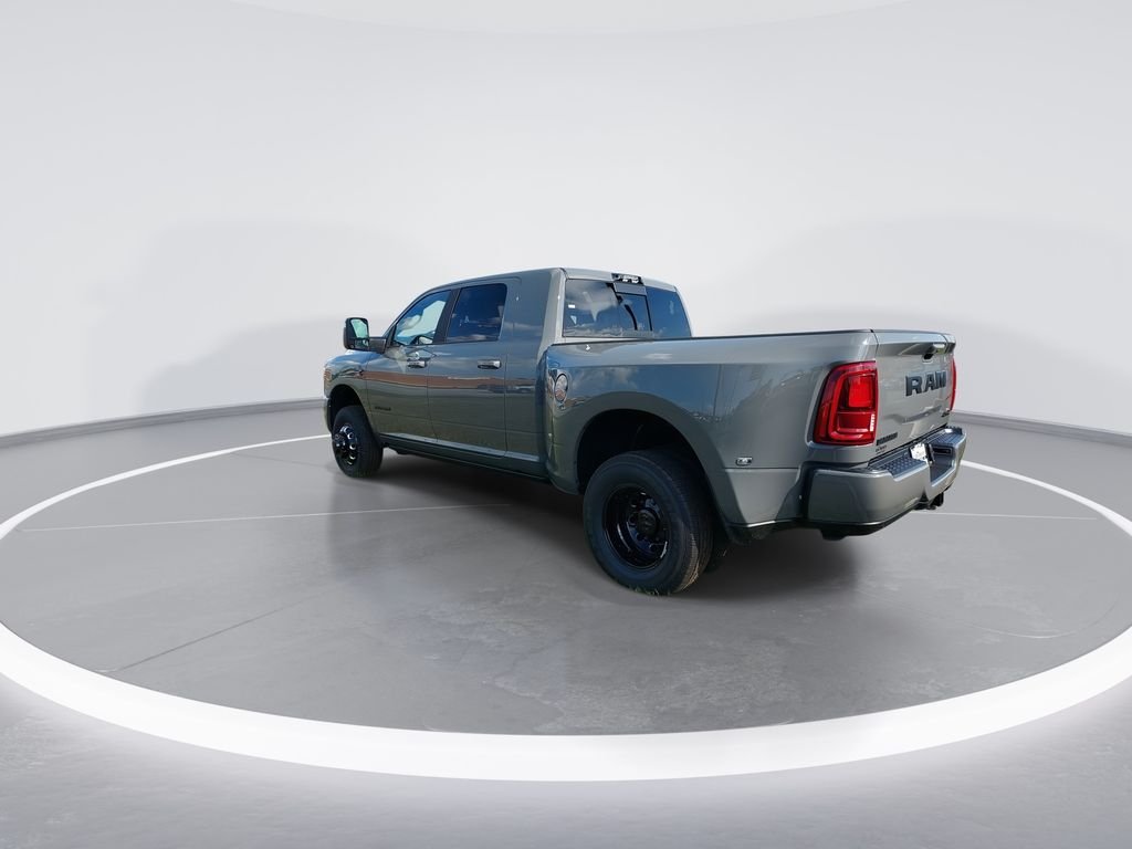 New 2026 Ceramic Gray Clear-Coat Exterior Paint RAM Laramie image 6
