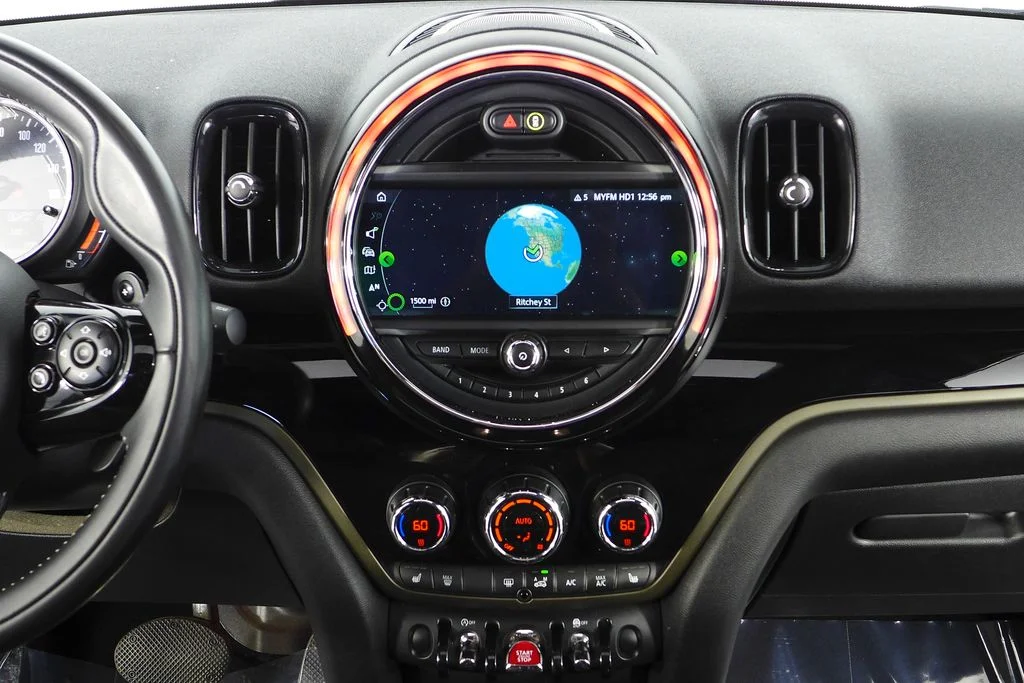 Used 2019 White MINI  image 26