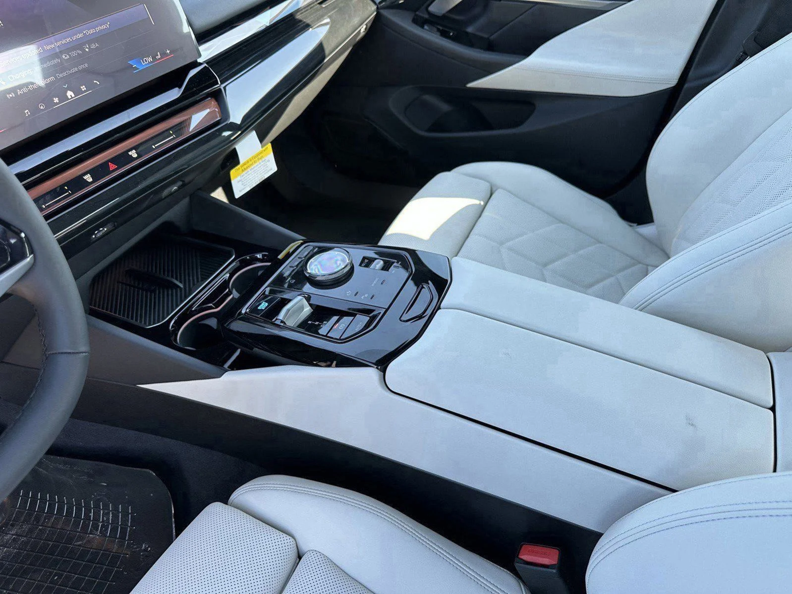 New 2026 Oxide Grey Metallic BMW eDrive40 image 24