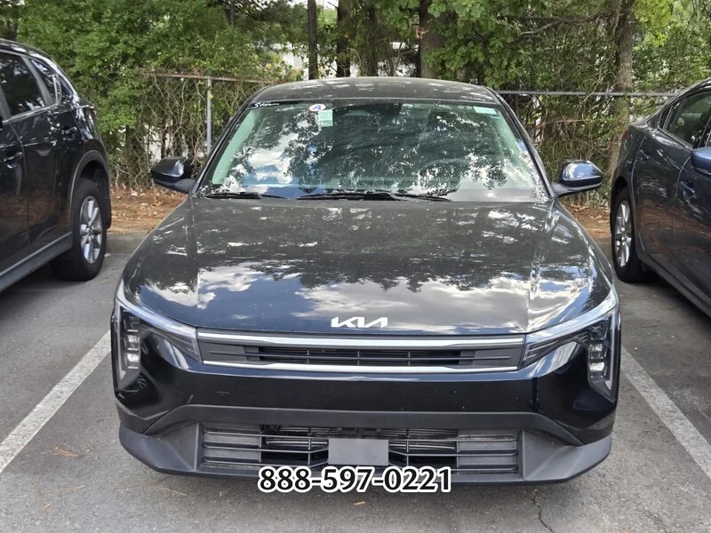Used 2025 Aurora Black KIA LXS image 7