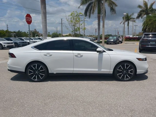 New 2026 Platinum White Pearl Honda Touring image 2