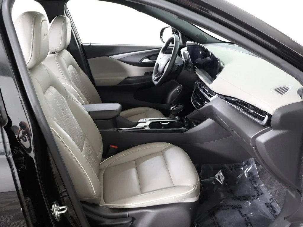 Used 2024 Black Buick Avenir image 30