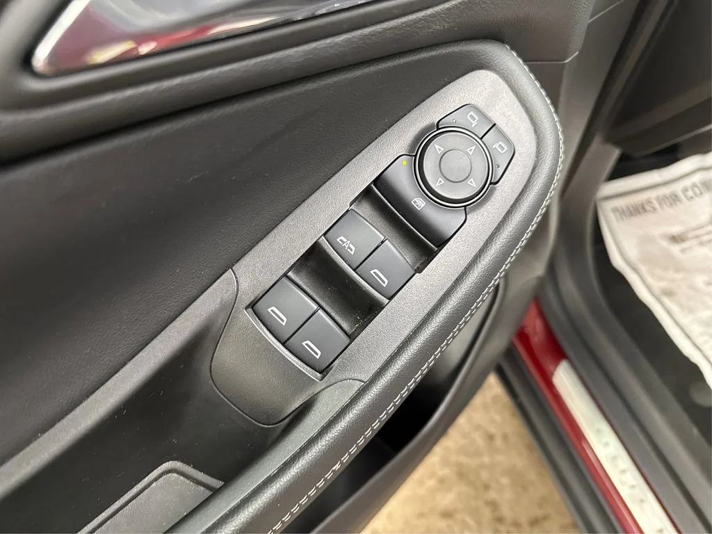 Used 2022 Red Buick Preferred image 34
