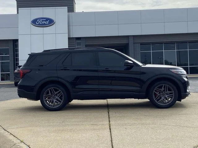 New 2026 Agate Black Metallic Ford ST image 2