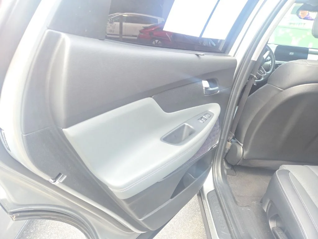2023 Hyundai Santa Fe Limited - Photo 13