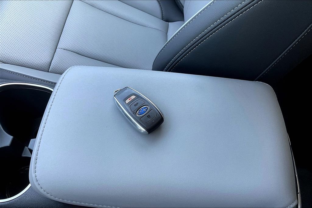 2025 Subaru Outback Limited - Photo 11