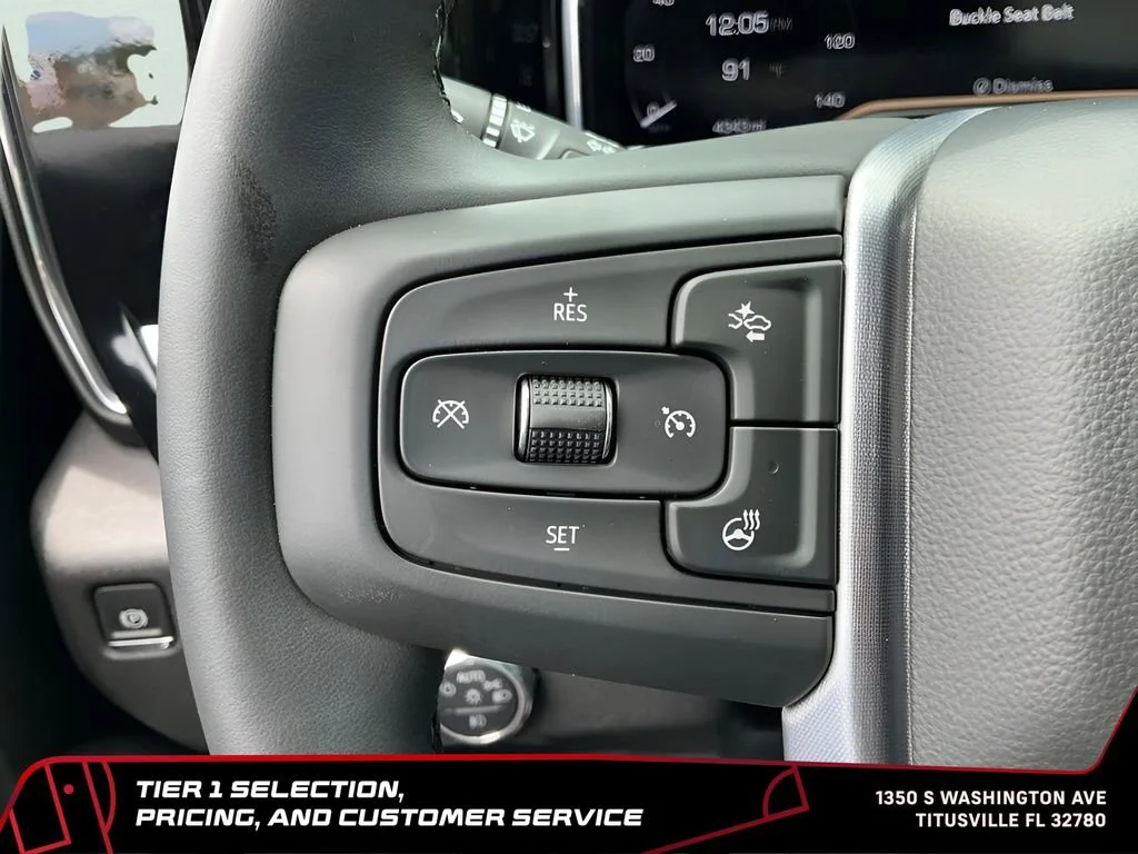Used 2025 Onyx Black GMC Elevation image 32