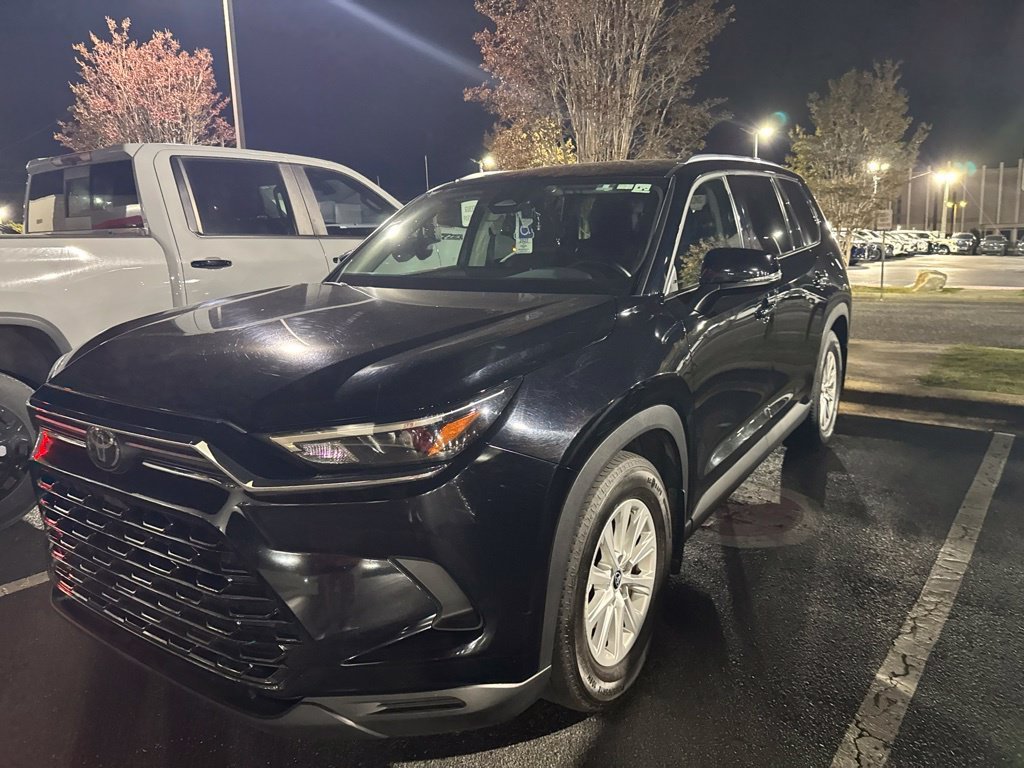 Used 2024  Toyota  image 1