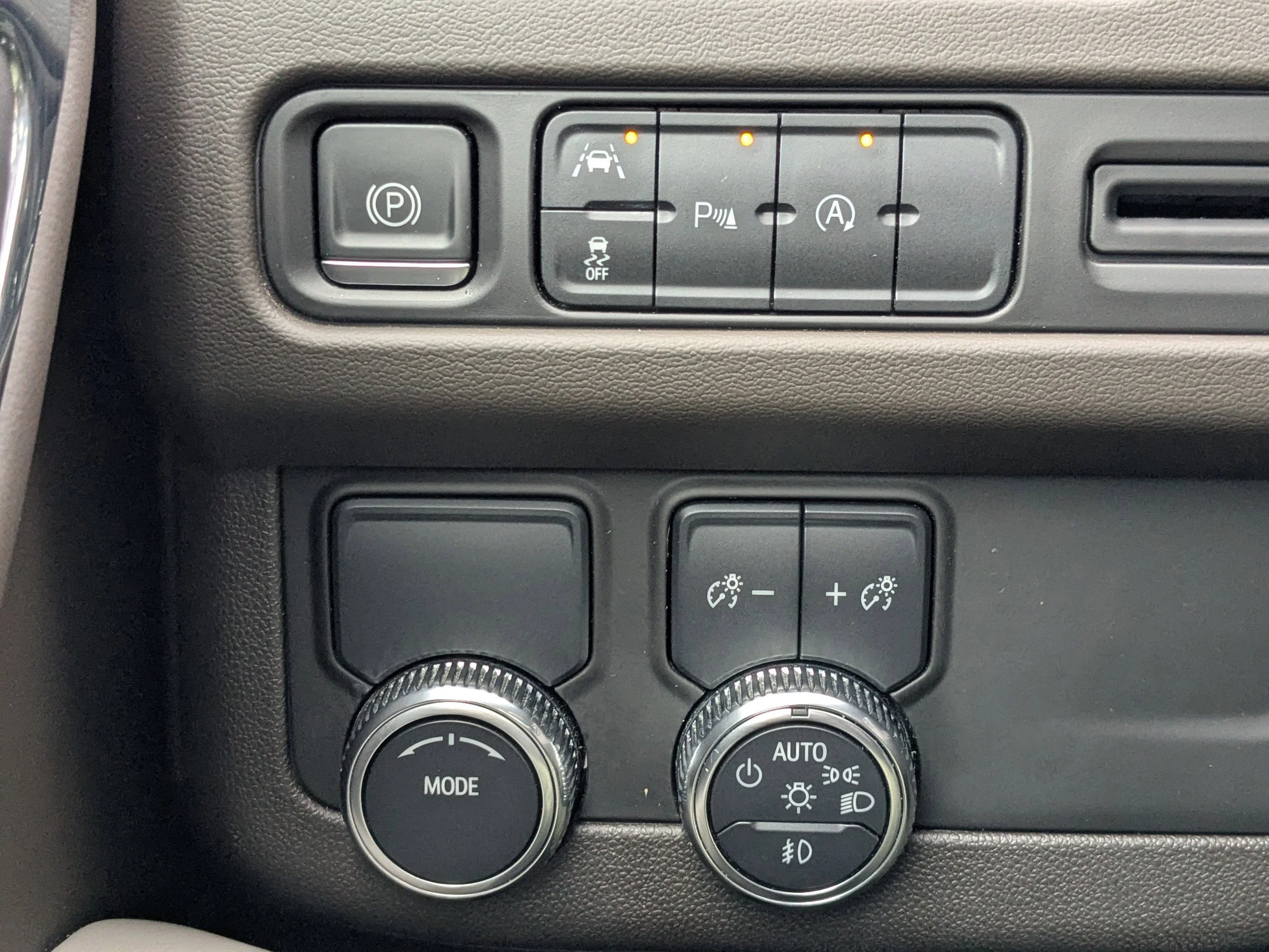 Used 2023 Onyx Black GMC SLT image 25