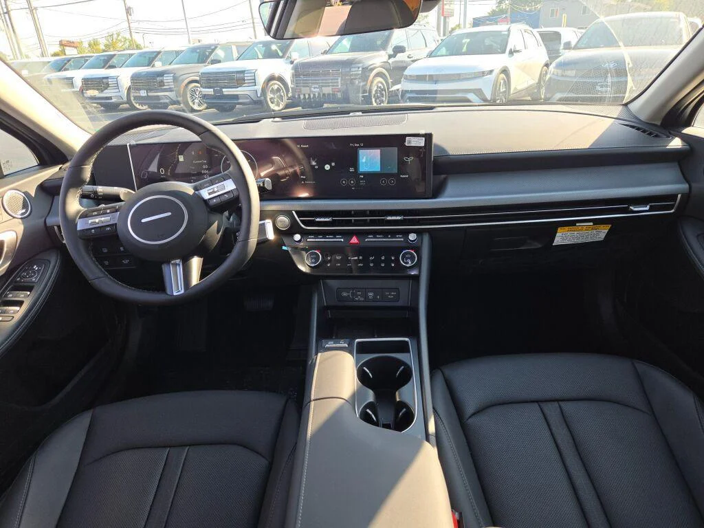 2025 Hyundai Sonata Hybrid Limited - Photo 18
