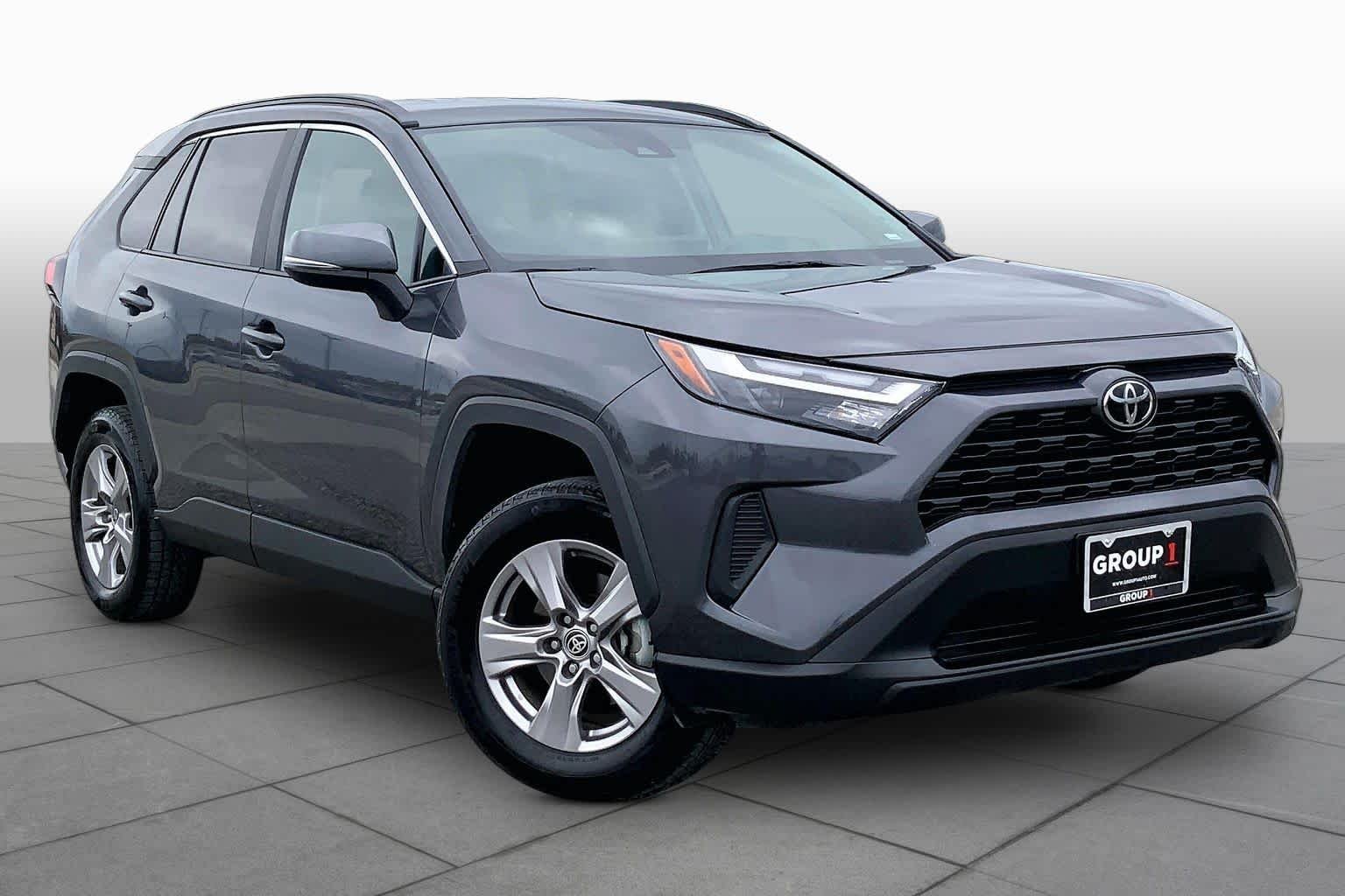 Used 2025 Magnetic Gray Metallic Toyota XLE image 3
