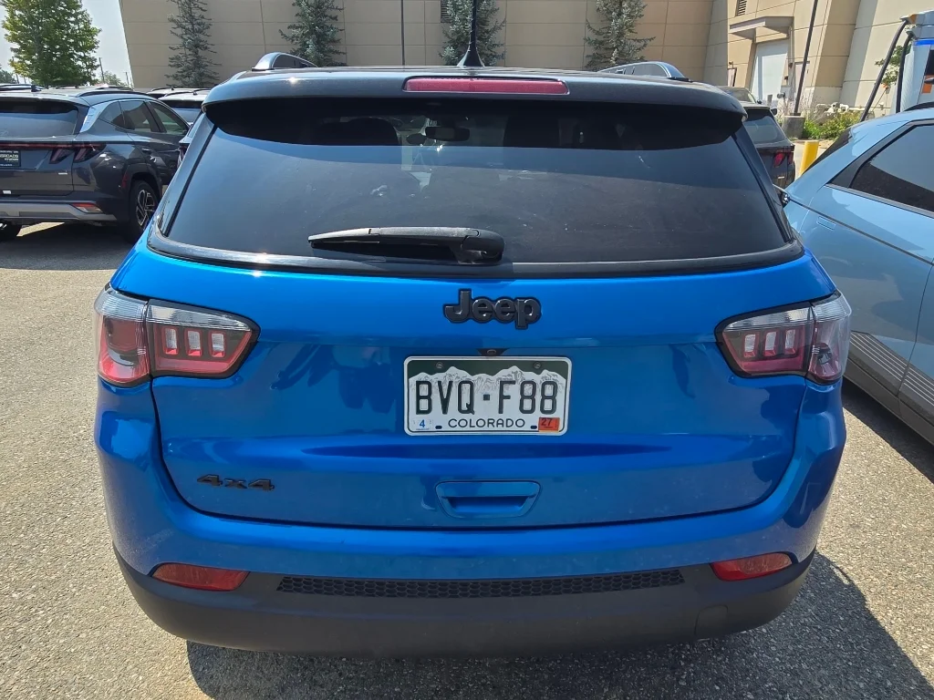 Used 2019 Laser Blue Pearlcoat Jeep Altitude image 14