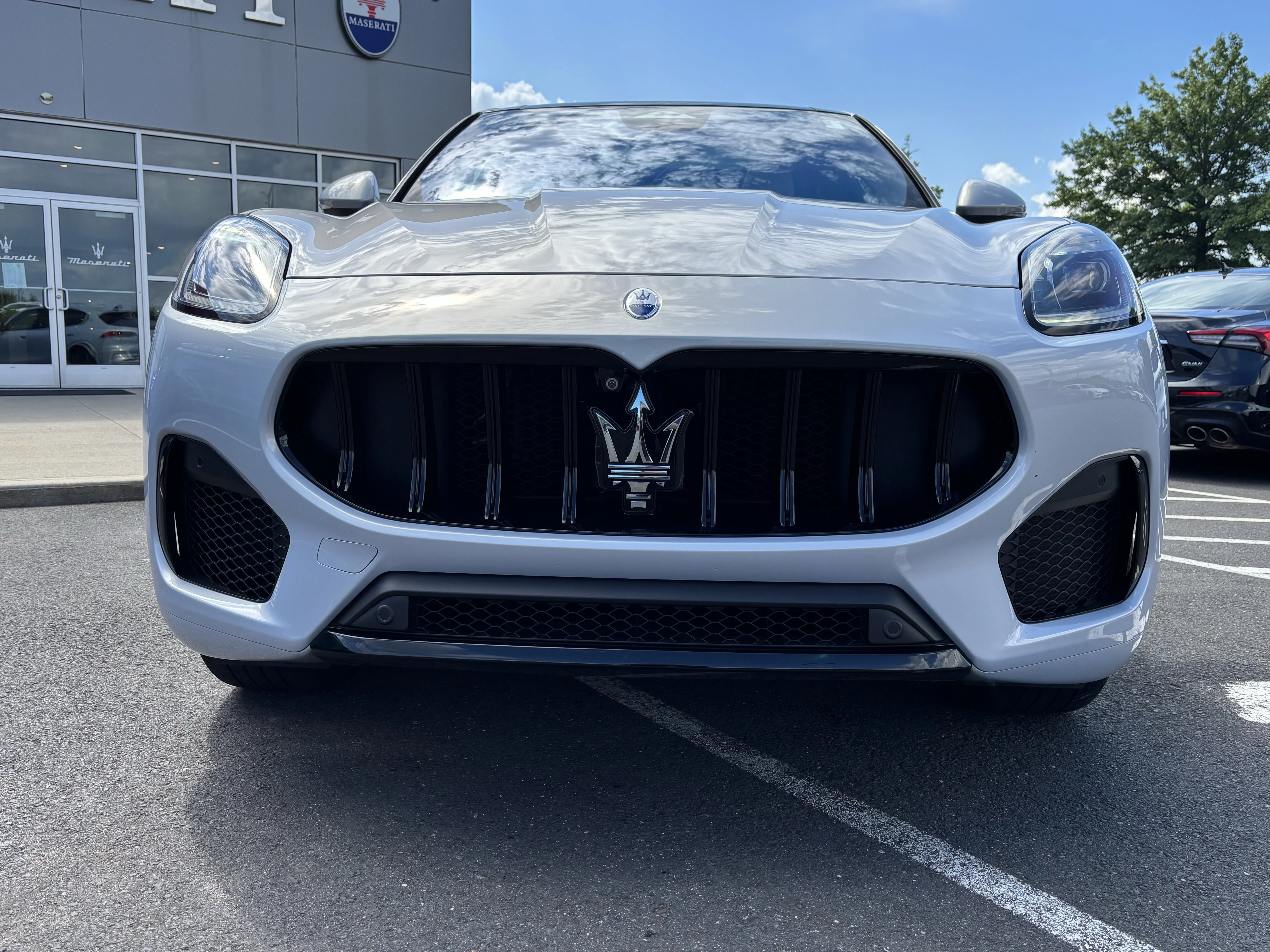 Certified Used 2023 Bianco Astro Metallic Maserati Modena image 13