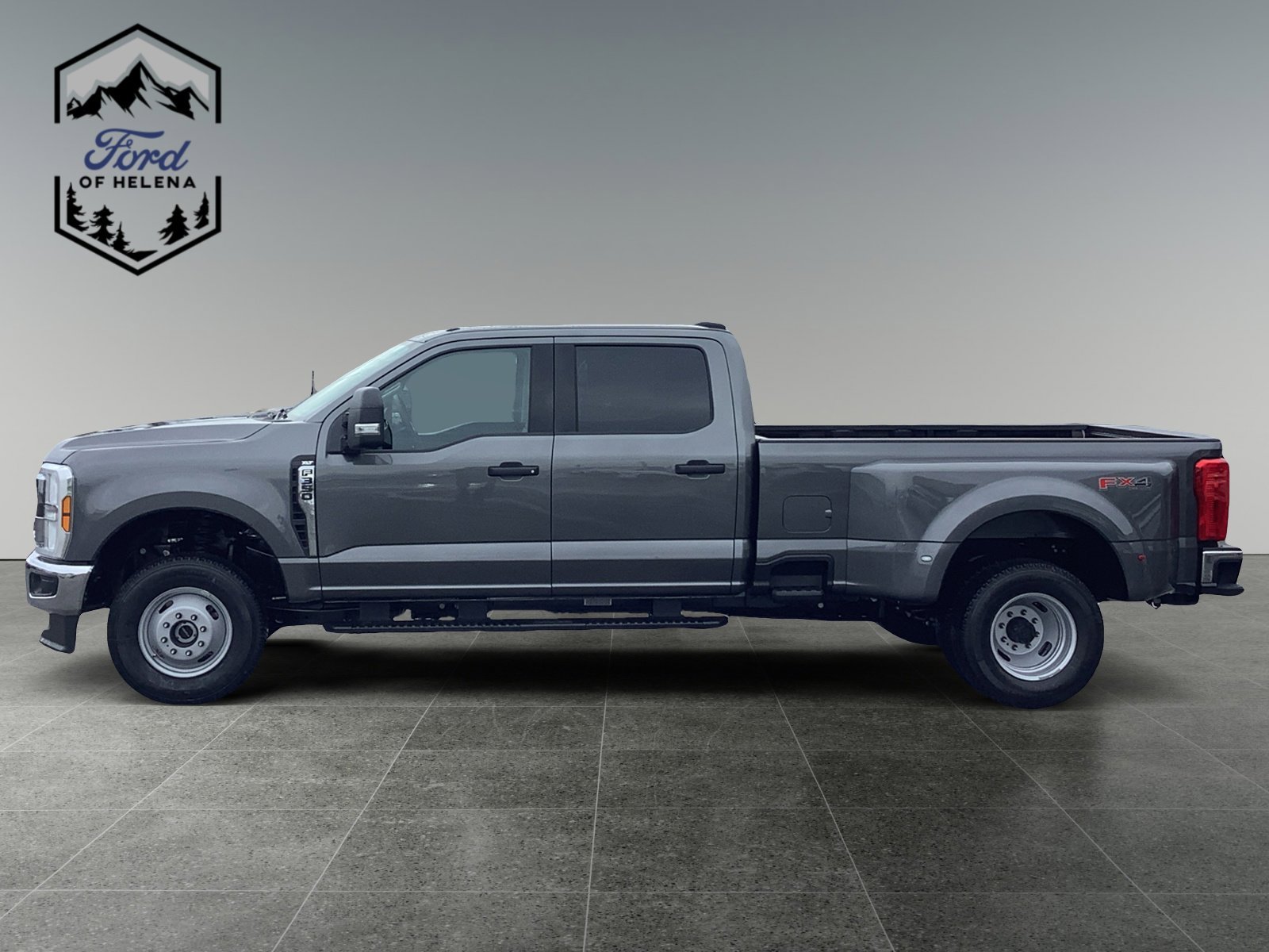 New 2026 Carbonized Gray Metallic Ford XLT image 2