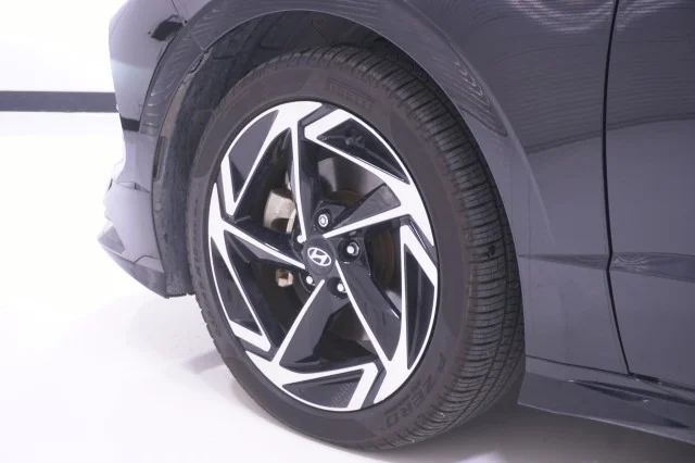 Used 2024  Hyundai SEL image 12