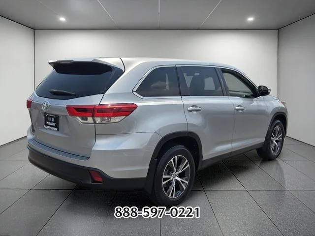 Used 2019 Silver Toyota LE image 5