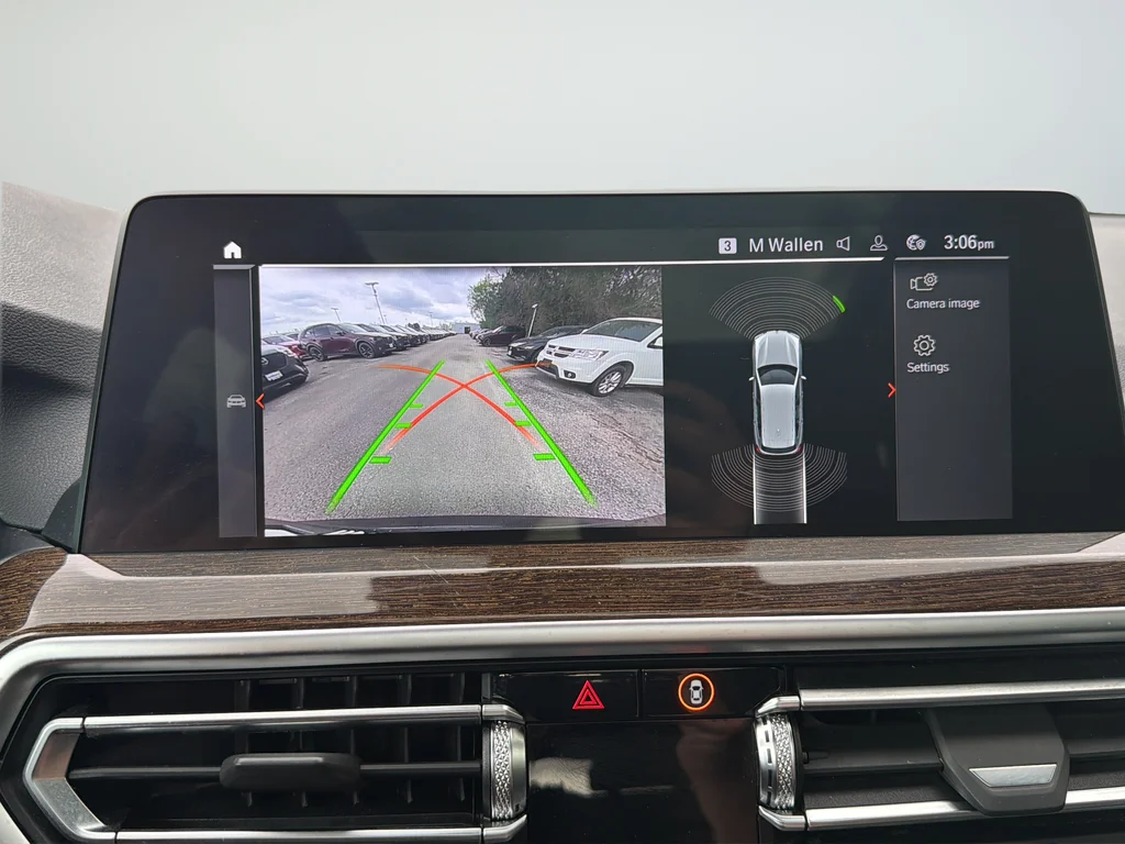 Used 2023 White BMW xDrive30i image 15
