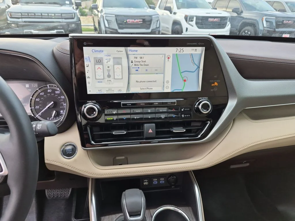 Used 2022  Toyota Platinum image 23