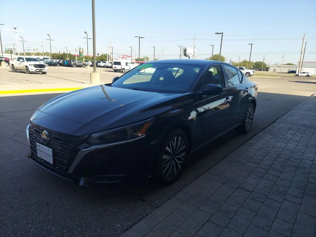 2025 Nissan Altima SV - Photo 3