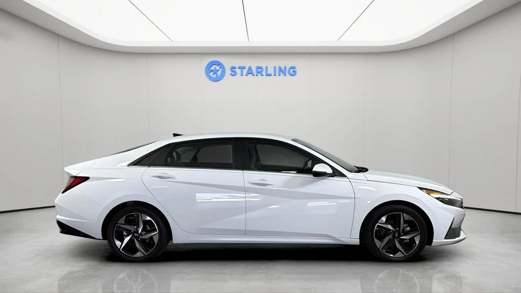 Used 2022 White Hyundai Limited image 12