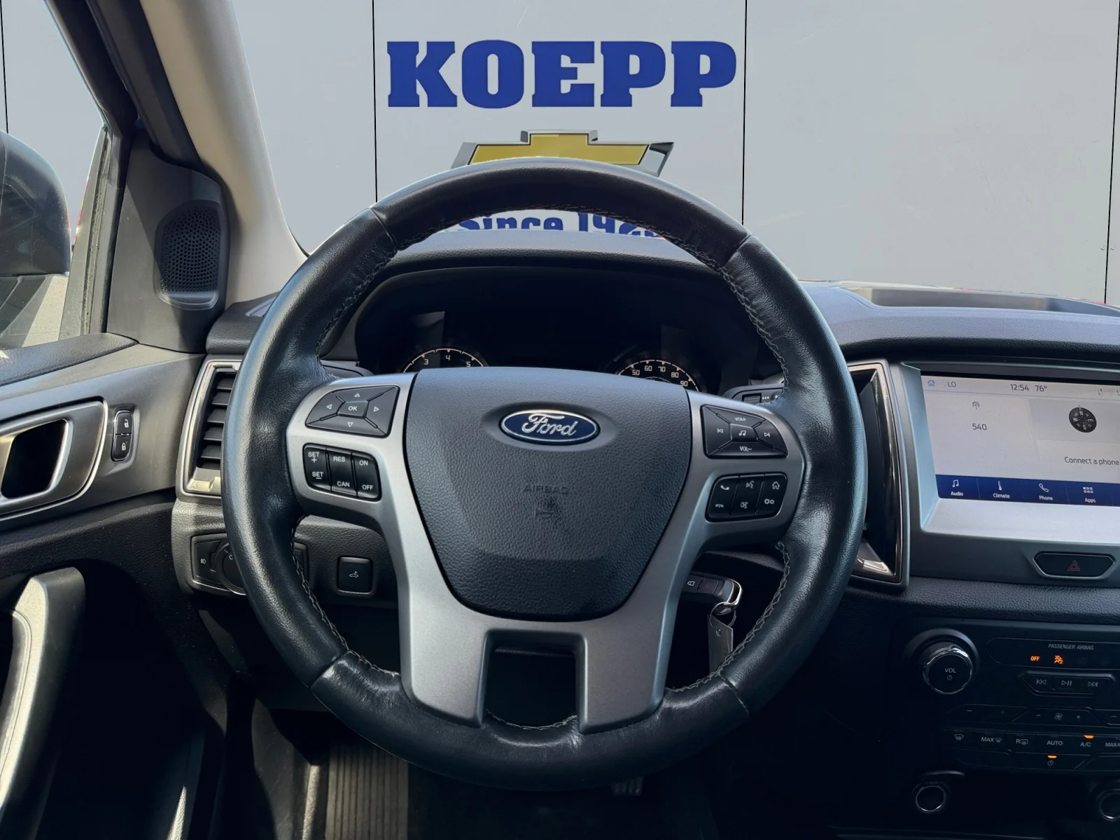 Used 2020 Lightning Blue Metallic Ford XLT image 13