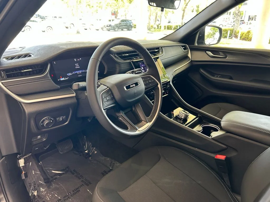Used 2025 Black Jeep Laredo image 7