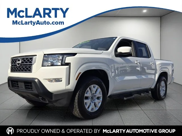 Used 2022 Glacier White NISSAN SV image 1
