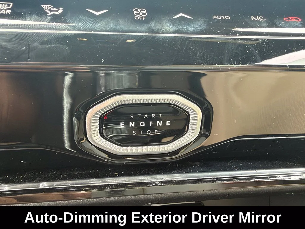 New 2026 Diamond Black Crystal Pearl-Coat Exterior Paint Jeep Limited image 20