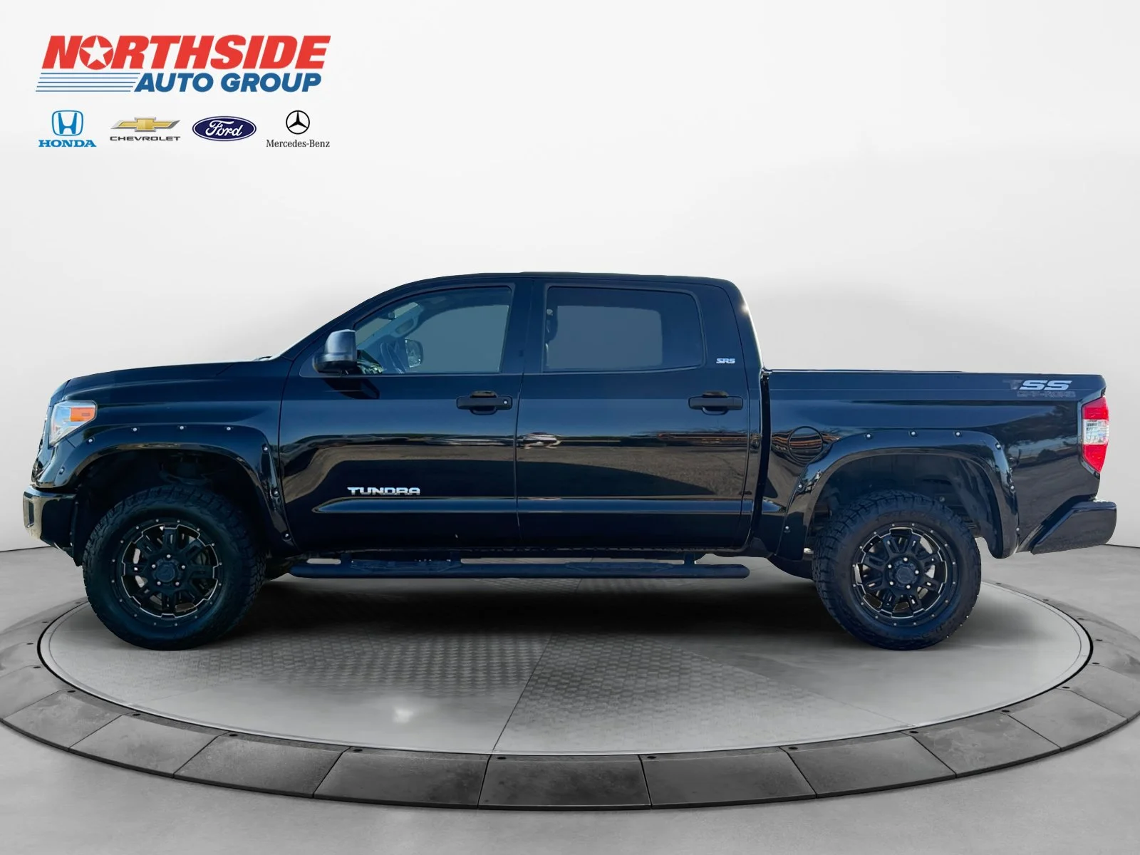 Used 2016 Black Toyota SR5 image 4