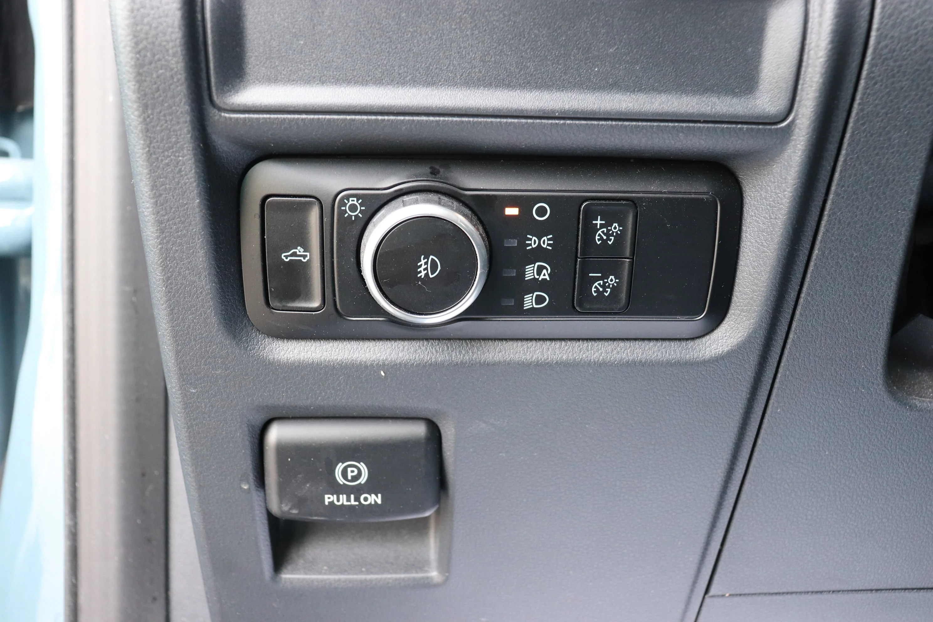 Used 2023  Ford XL 4WD SuperCrew 5.5