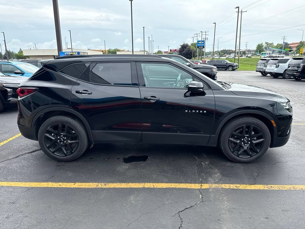 Used 2022 BLACK Chevrolet LT image 8