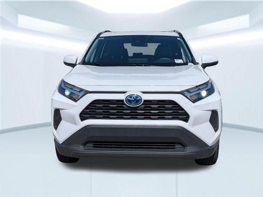 Used 2023 White Toyota XLE image 10