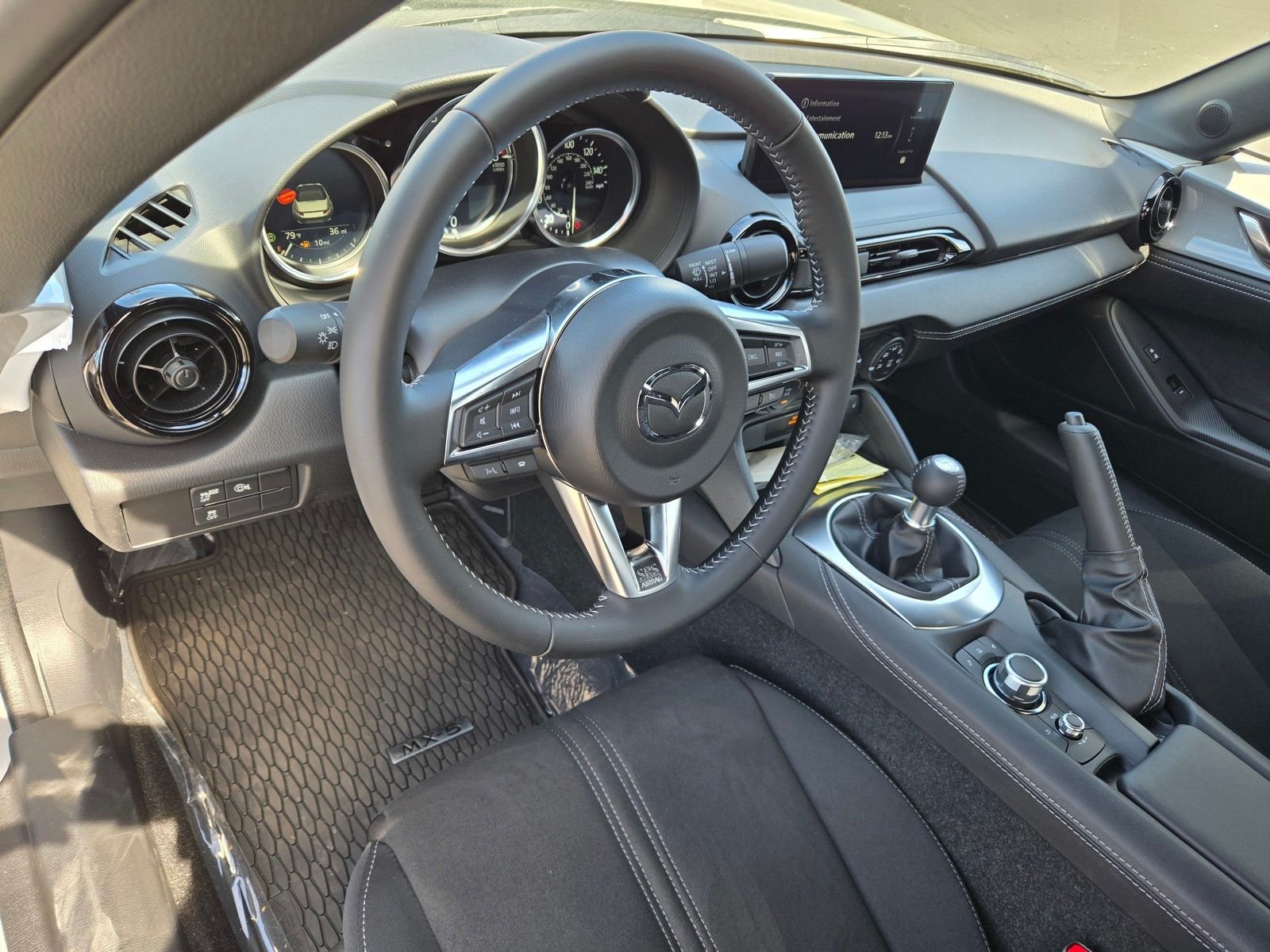 2025 Mazda MX-5 Miata Club - Photo 10