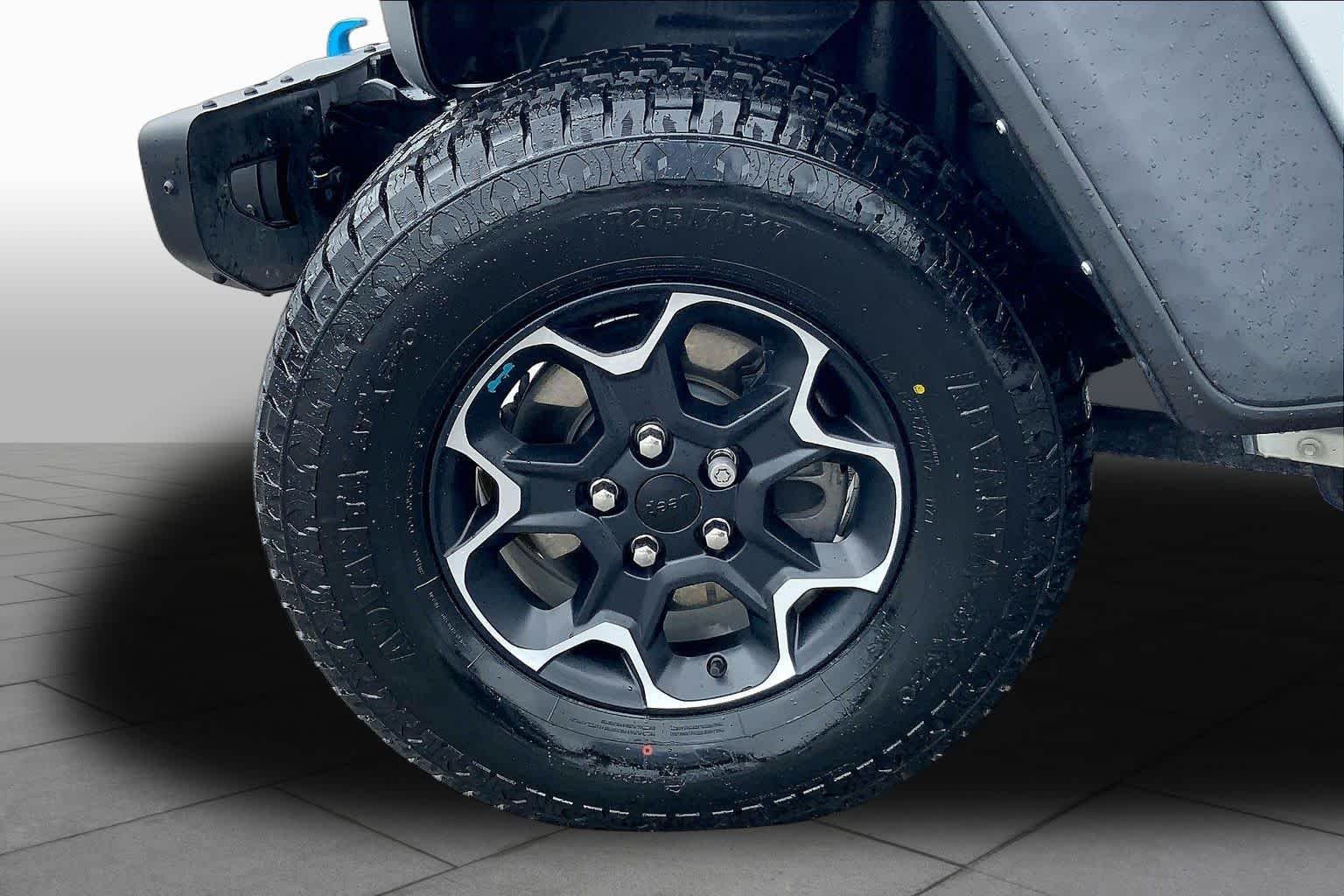 Certified Used 2023 Silver Zynith Clearcoat Jeep Rubicon image 11