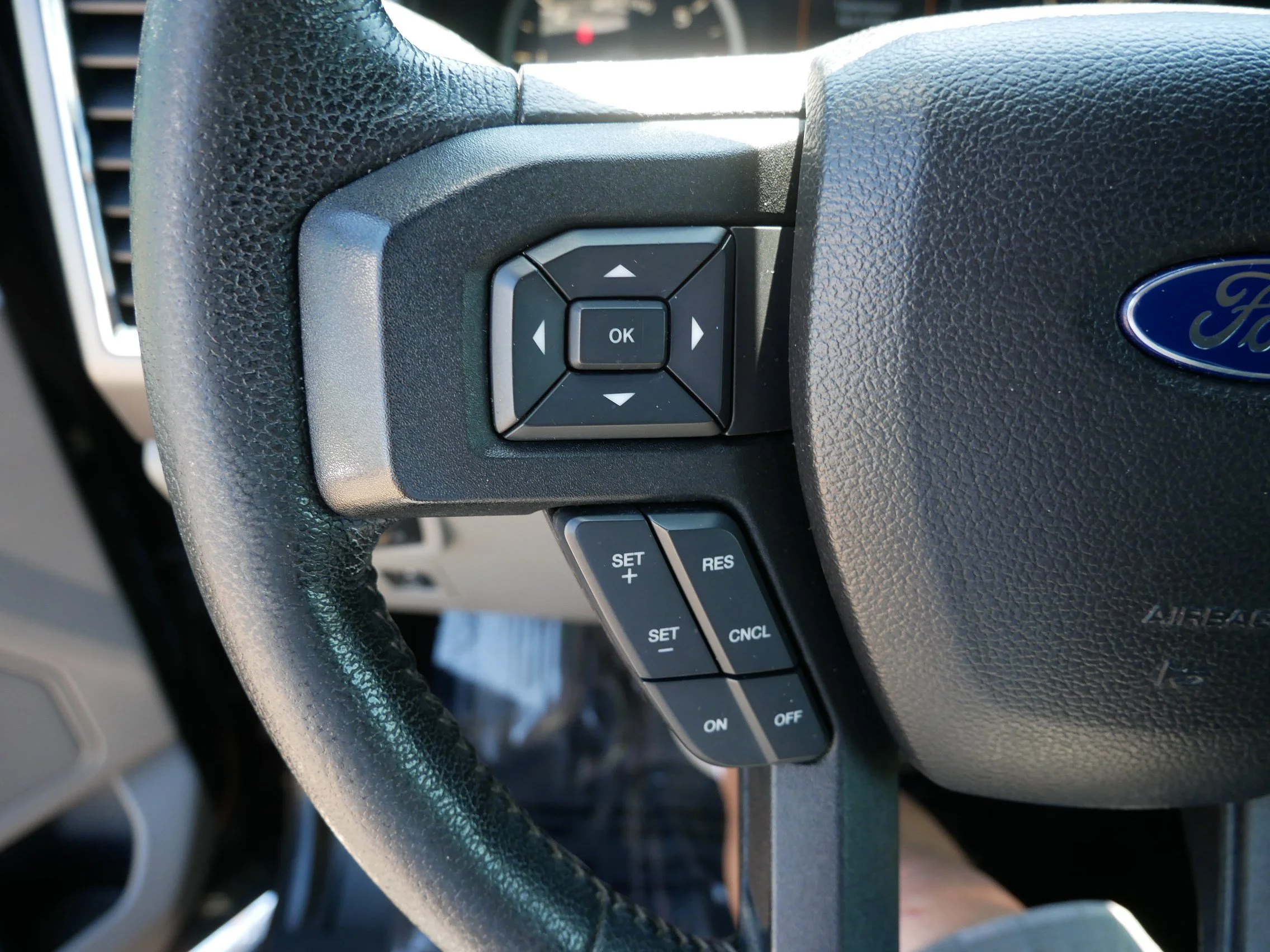 Certified Used 2022 Agate Black Ford XLT image 27