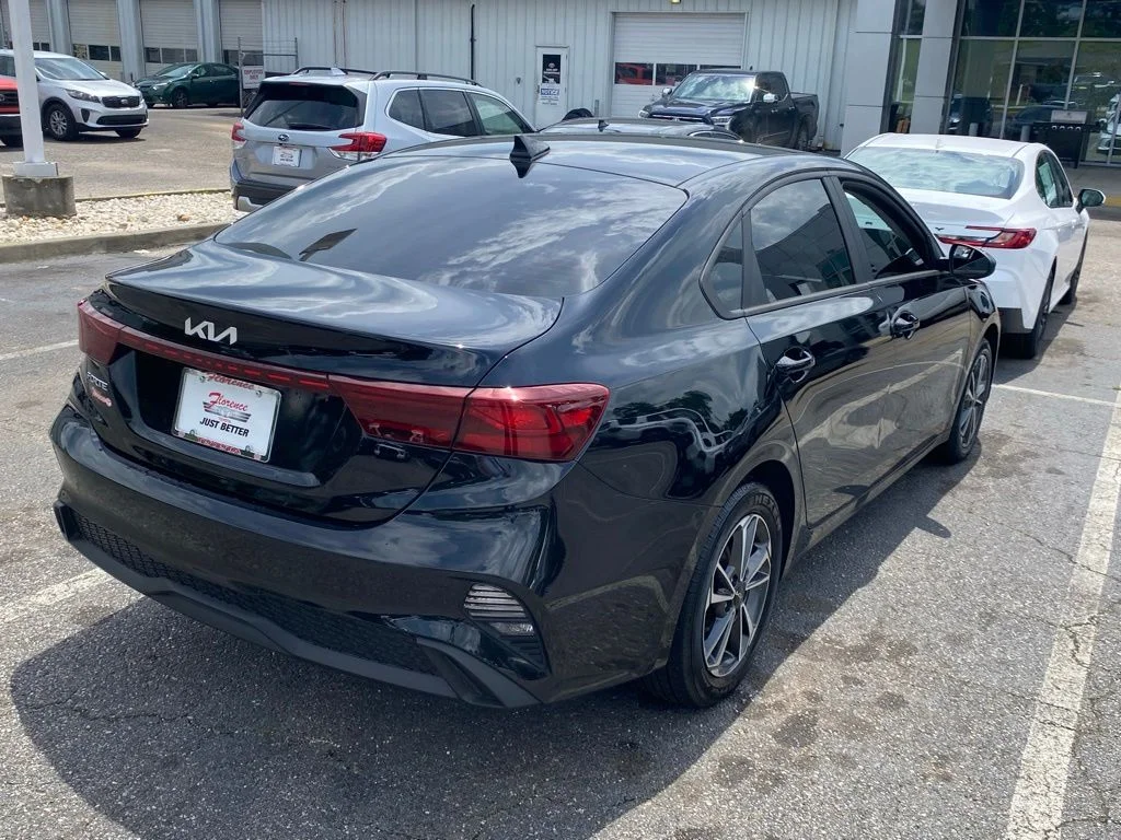Used 2023 Black Kia LXS image 14