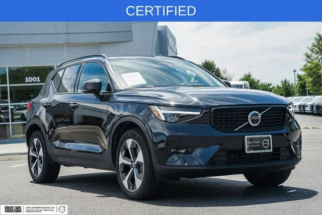 2025 Volvo XC40 Plus