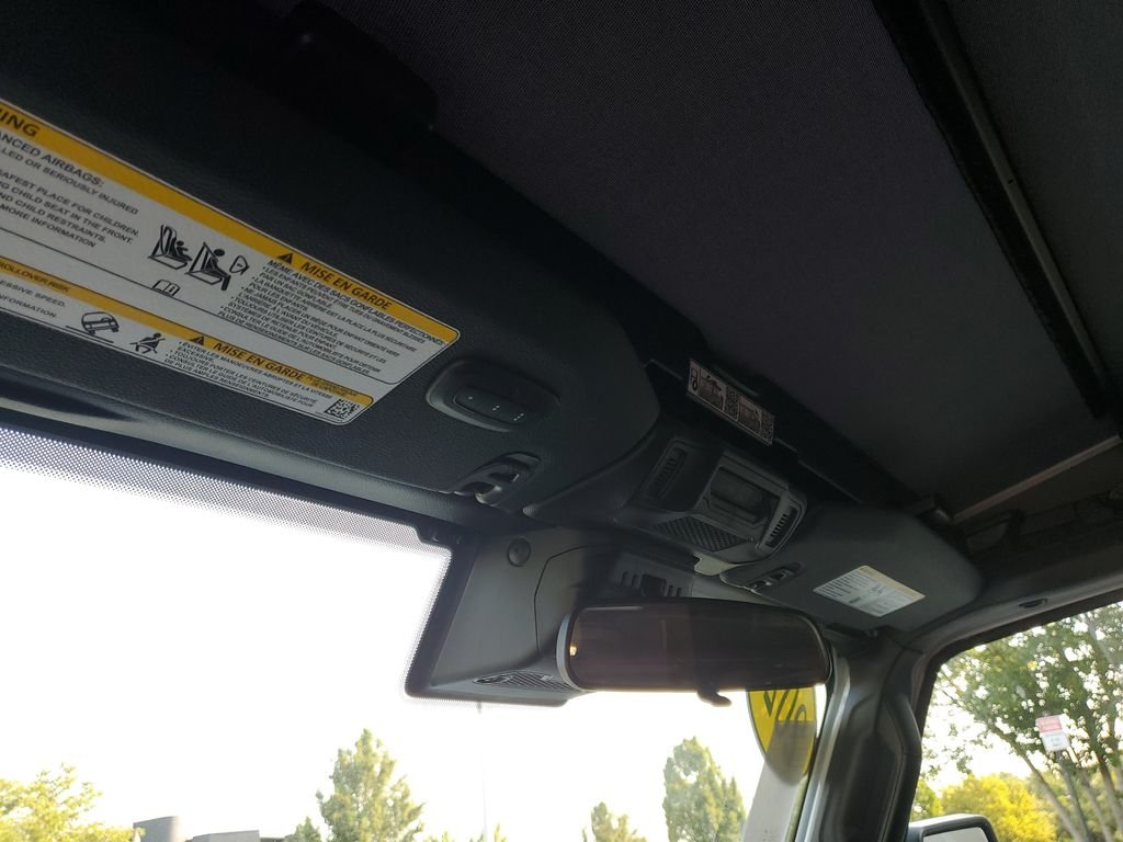 Used 2025 White Jeep Sport S image 34