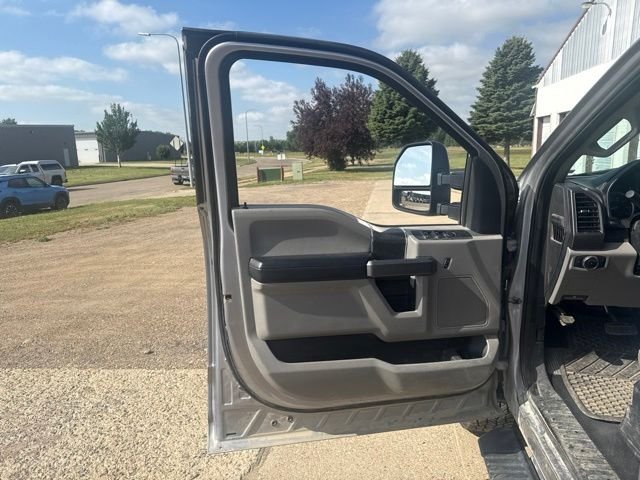 Used 2020 Silver Ford XLT image 18