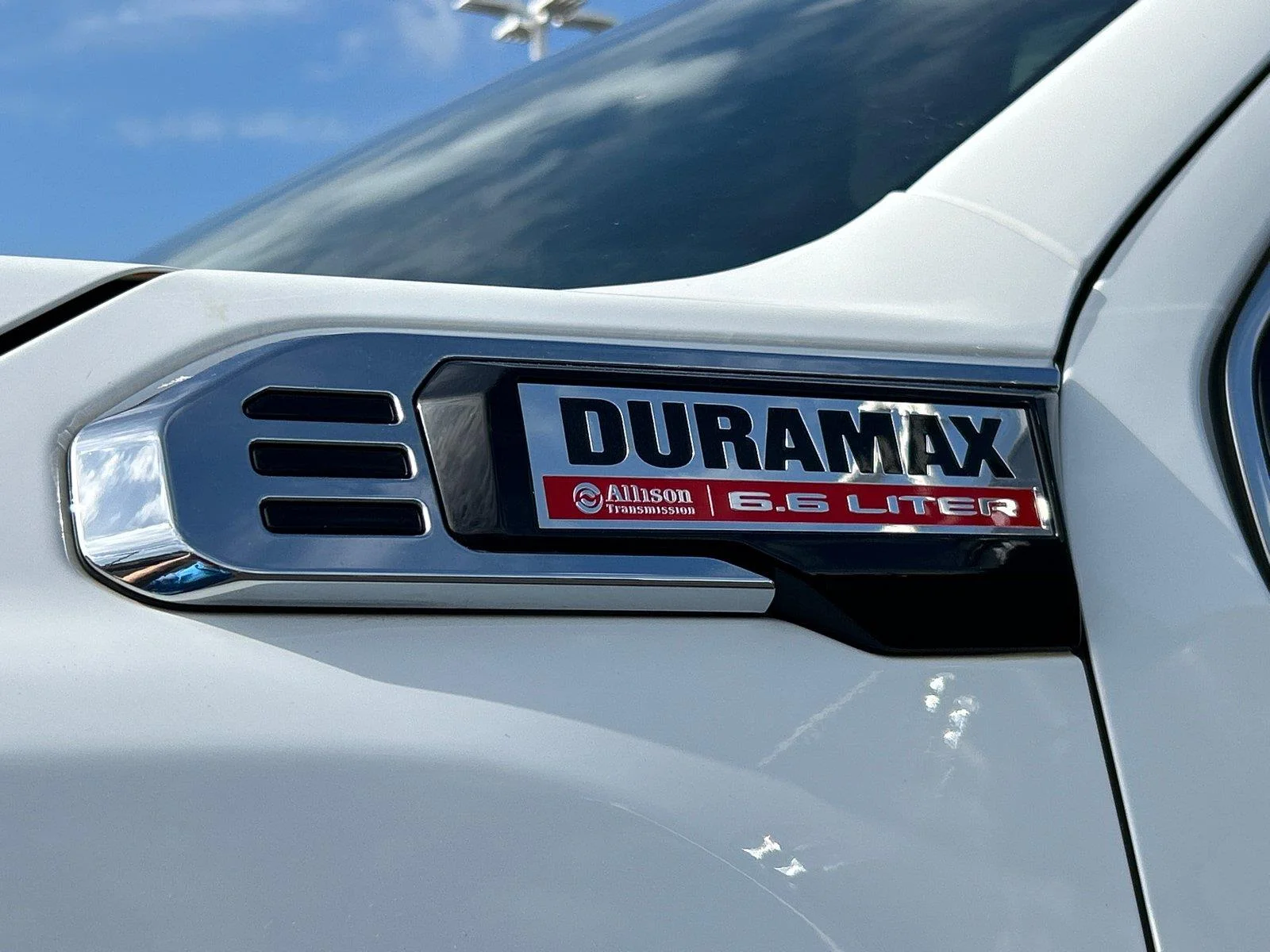 Used 2024 Summit White GMC SLT image 11