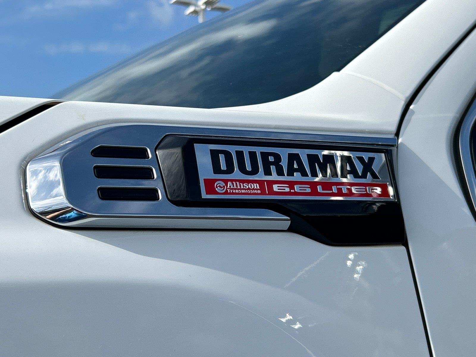 Used 2024 Summit White GMC SLT image 11
