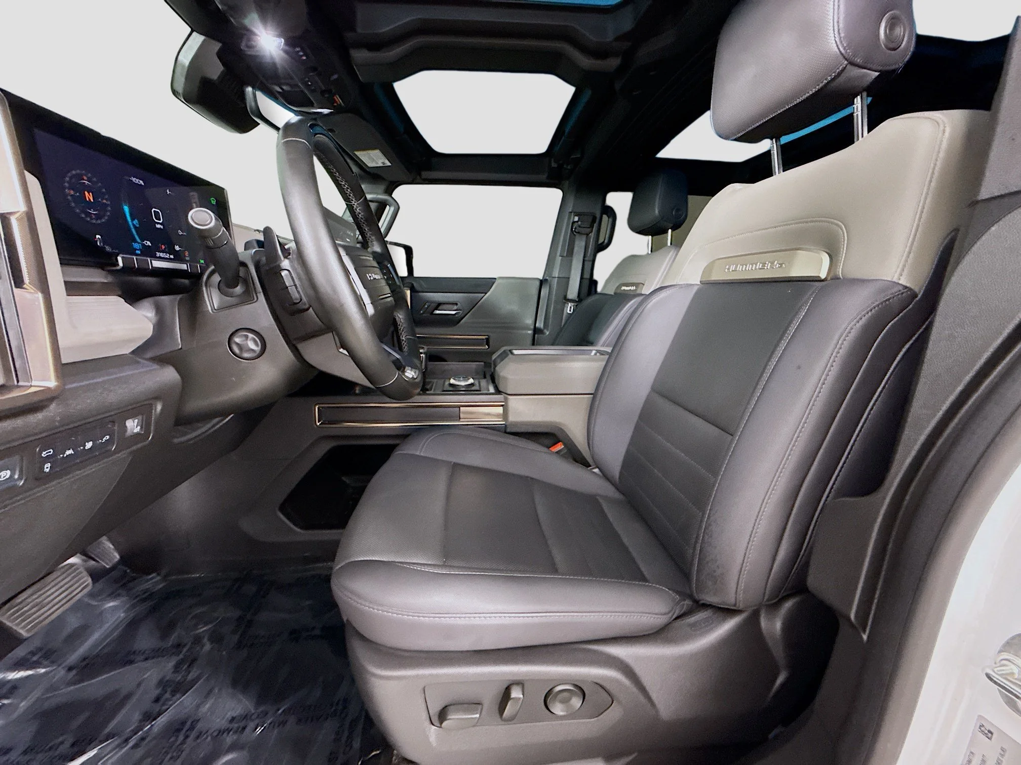 Used 2024 Interstellar White GMC 2X image 23