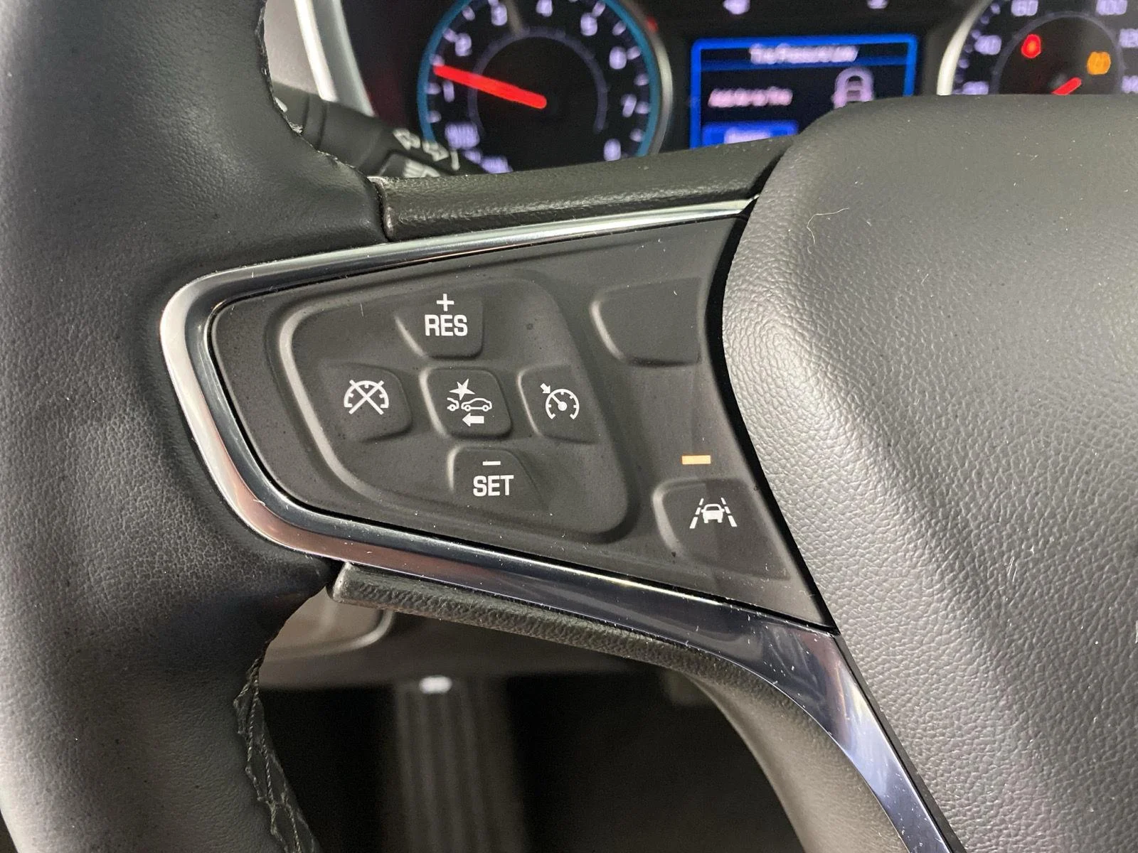 Used 2024 Summit White Chevrolet LT image 14