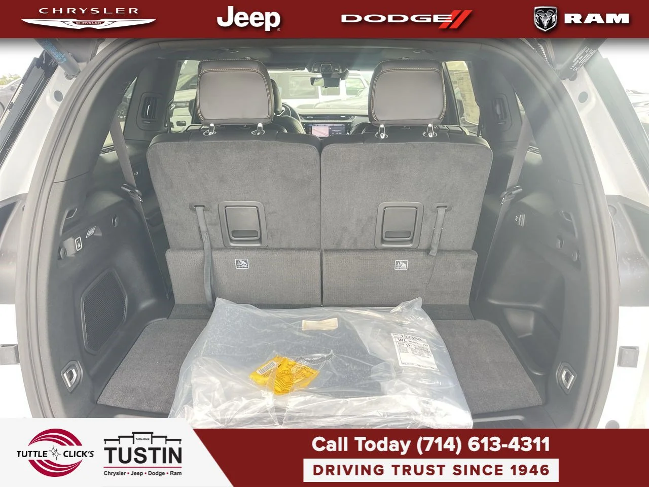 New 2026 Bright White Clear-Coat Exterior Paint Jeep 85th Anniversary Edition image 33