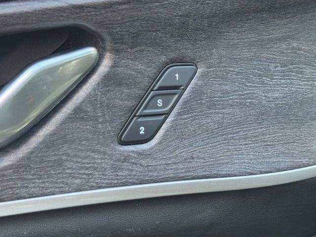 Used 2022 Diamond Black Crystal Pearlcoat Jeep Limited image 25