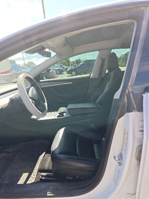 Used 2022  Tesla Long Range image 12