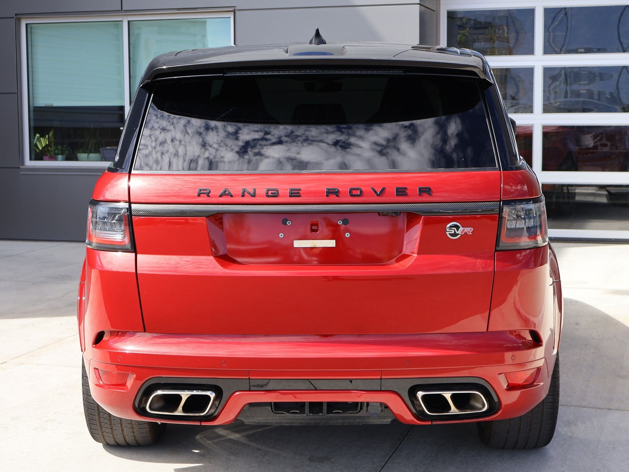 Used 2022 Firenze Red Metallic Land Rover SVR image 7