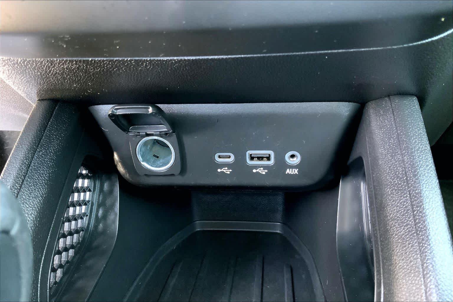 Used 2021 Summit White Chevrolet LT image 30