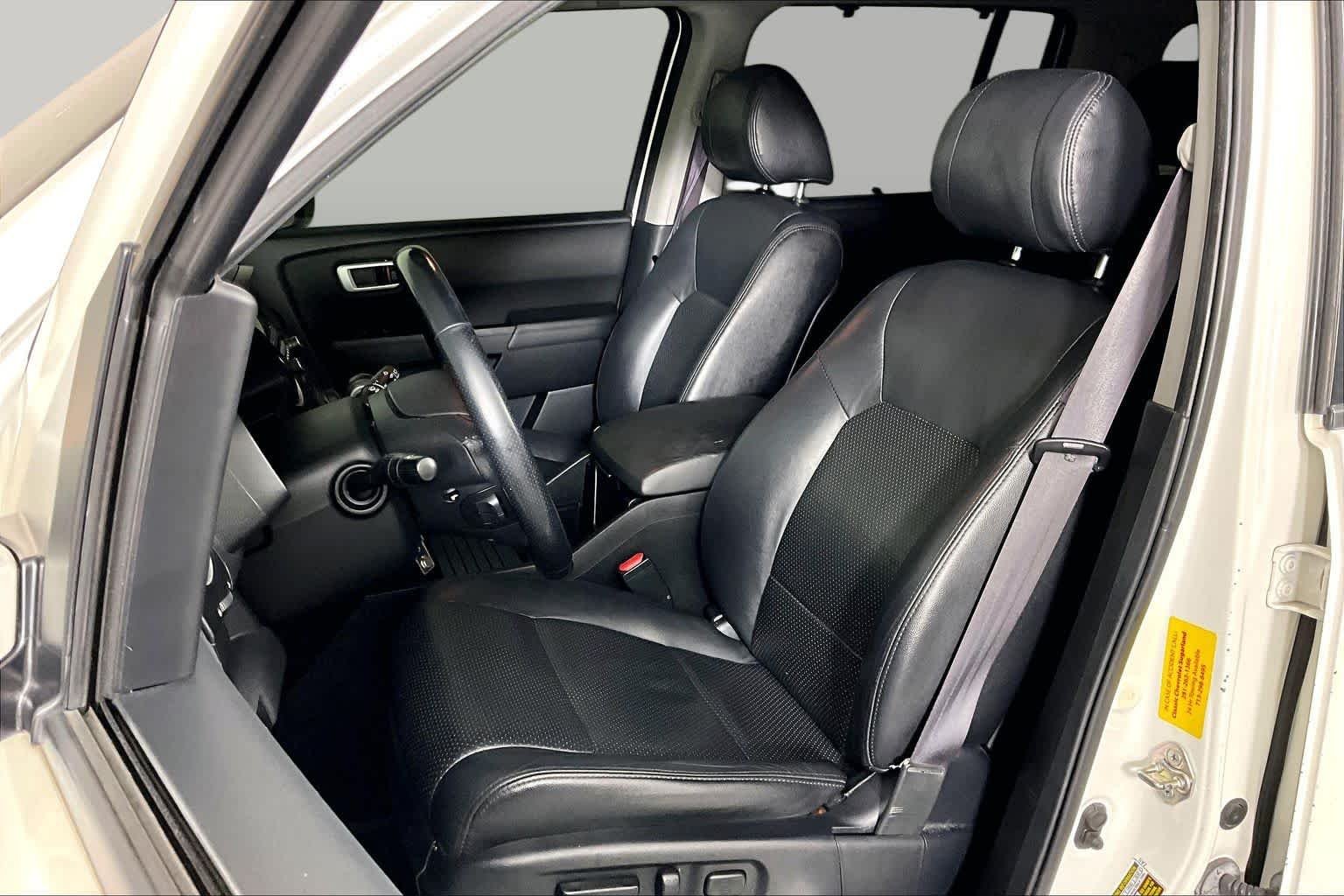 Used 2014 White Diamond Pearl Honda Touring image 8